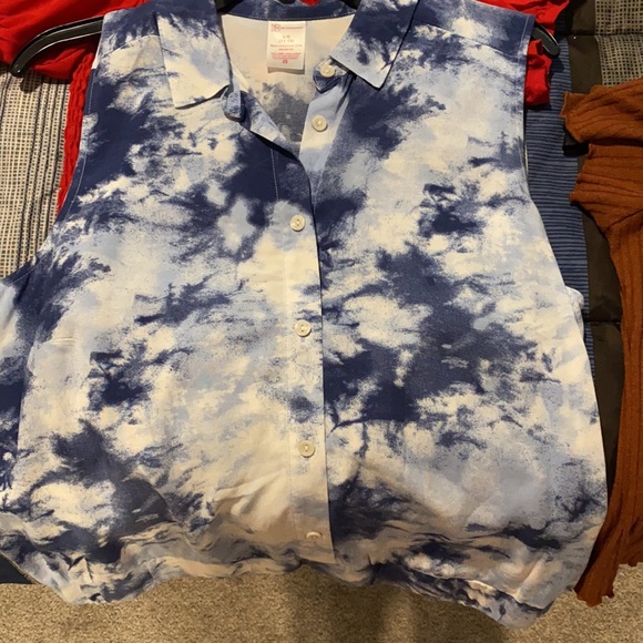 Three shirts - Picture 5 of 11